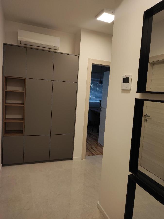 Apartman Plum - Self Check In, Free Parking Eszék Kültér fotó